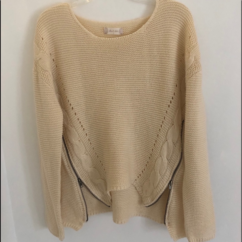Altar’d State sweater size small. Cream colored